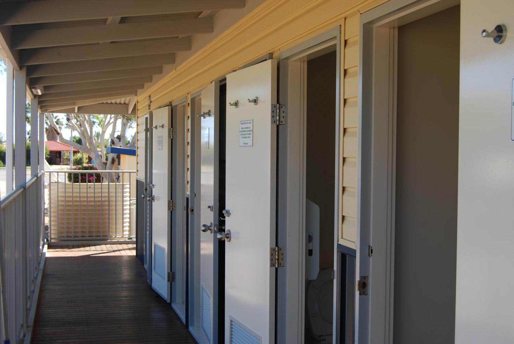 Coral Coast Tourist Park Hotel Carnarvon Buitenkant foto